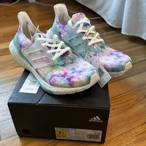 NIB Adidas women’s Ultraboost 21 tie dye sneakers size 7.5
